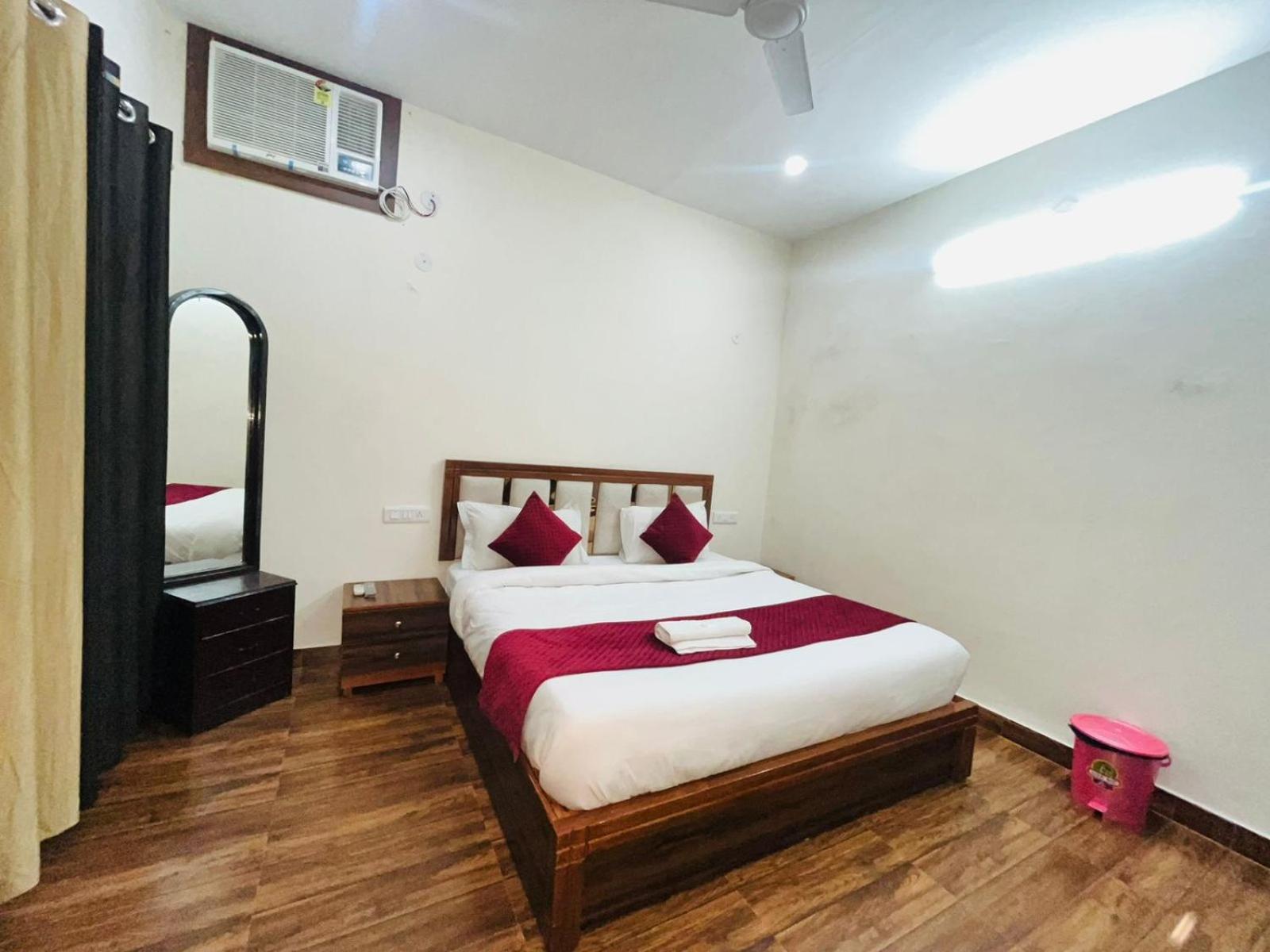 Apartment Shiv - Aiims